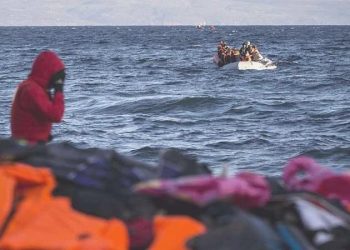 Manş Denizi’nde göçmen botu battı