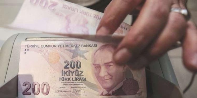 Mevduat faizleri 1,5 ayda 15 puan düştü