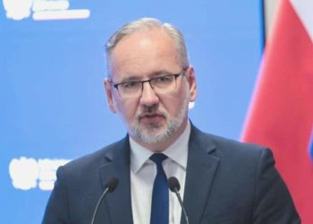 Polonya Sıhhat Bakanı Niedzielski gelen reaksiyonlar sebebiyle istifa etti