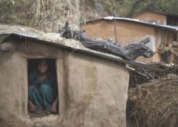 Regl olduğu için kulübeye kapatılan kız hayatını kaybetti