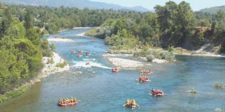 Resmi Gazete’de yayımlandı: Antalya, İzmir, Bodrum’daki denize sıfır yerler şirketlere tahsis ediliyor