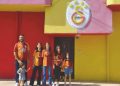 Sarı kırmızı boyalı konutta çocuklarına Galatasaray sevgisi aşılıyor
