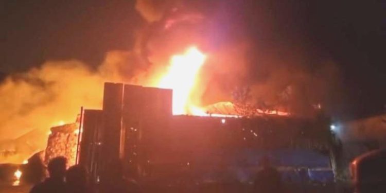 Sarıyer’de atık depolama tesisinde yangın