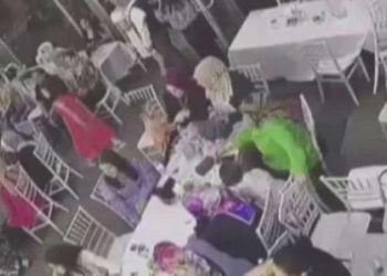 Sarsıntıya nişan merasiminde yakalanan yurttaşların panik anları kamerada