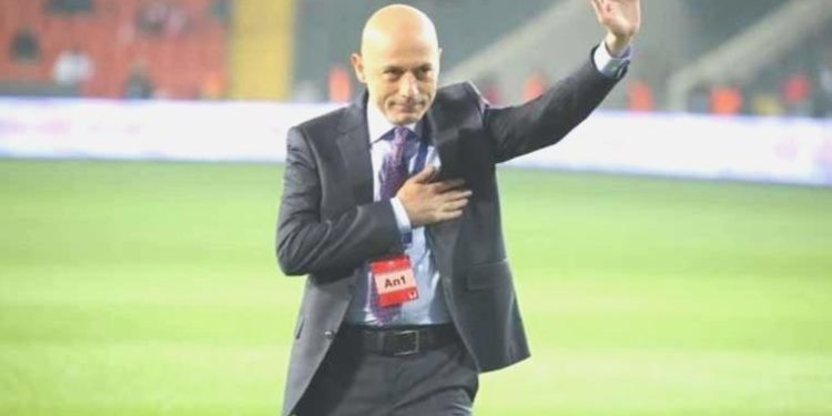 TFF’den, Cüneyt Çakır’a tebrik