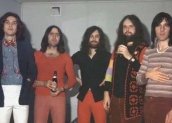 The Kinks kümesinin klavyecisi John Gosling kim, nereli? John Gosling neden öldü?