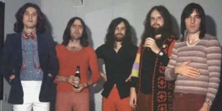 The Kinks kümesinin klavyecisi John Gosling kim, nereli? John Gosling neden öldü?