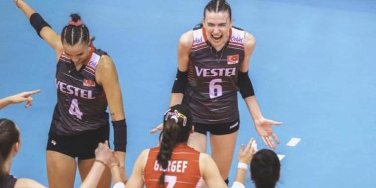 Türkiye U19 Voleybol Ulusal Kadrosu namağlup finale yükseldi!