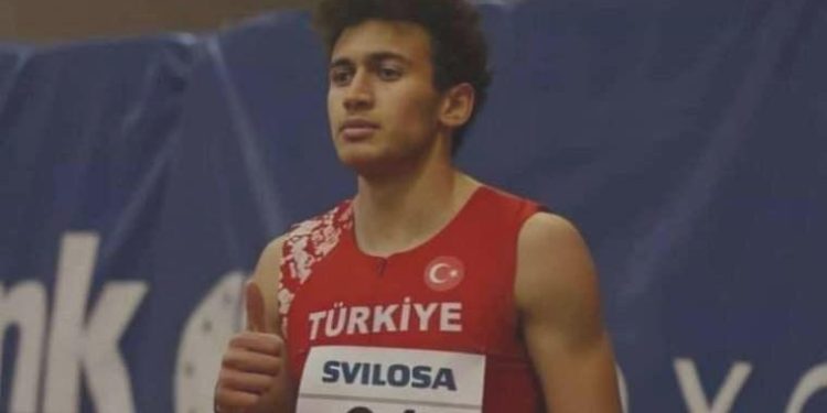 Ulusal atlet Ayetullah Demir Türkiye rekoru kırdı