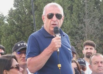 Ümit Özdağ Çanakkale’de ‘Zafer Yürüyüşü’ne katıldı, Türkiye’den toprak satın alan yabancılara seslendi: ‘Hepsini kamulaştıracağız’