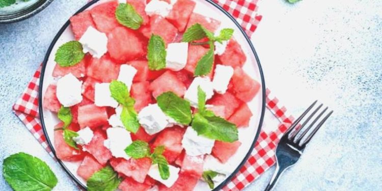 Uzmanlardan susuzluğa ve sindirime ‘karpuz’ önerisi