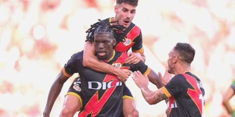 Vallecano galibiyetle başladı