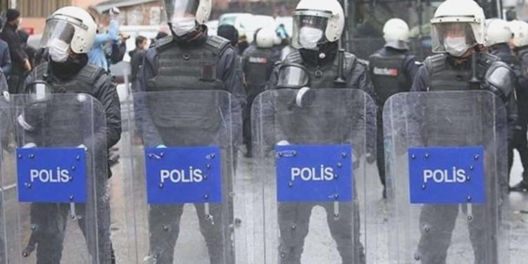 Van’da şov ve yürüyüşlere 2 günlük yasak