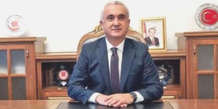 Yeni Muş Valisi Avni Çakır kimdir, nereli, kaç yaşında? Avni Çakır hangi misyonlarda bulundu?