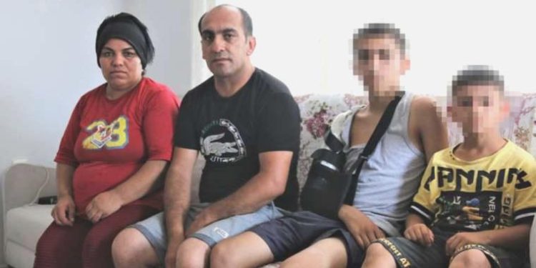 Zelzele sarstı, kaza yıktı: ‘Kıyafetimiz bile kalmadı’