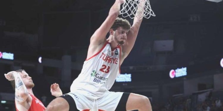 12 Dev Adam, Olimpiyat Elemeleri için alana çıkıyor!