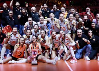 FIVB Dünya Kulüpler Şampiyonası Türk finalinde şampiyon Eczacıbaşı Dynavit
