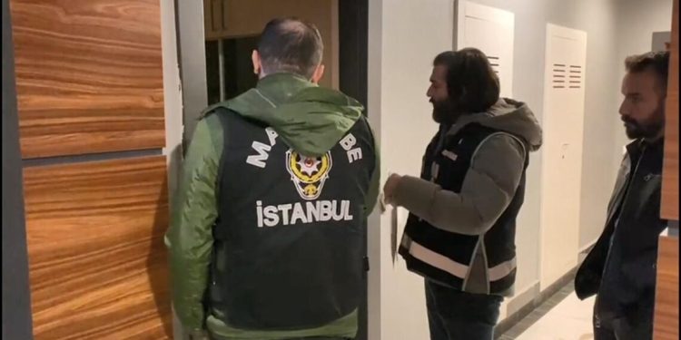 İstanbul ve Ağrı’daki tefecilik operasyonunda 8 şüpheli yakalandı