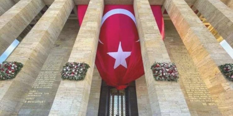 ABB’nin ‘Anıtkabir silüetine cami’ açıklaması sonrası Tezcan sürece reaksiyon gösterdi: Anıttan ibaret değil