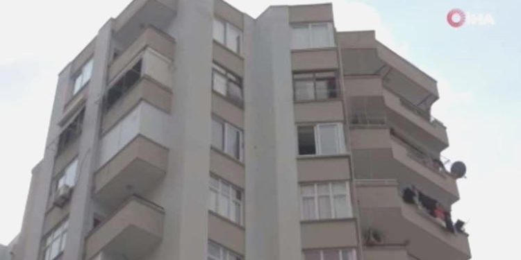 Adana’da erkek dehşeti… Evli olduğu bayan ile oğlunu öldürüp intihar teşebbüsünde bulundu!