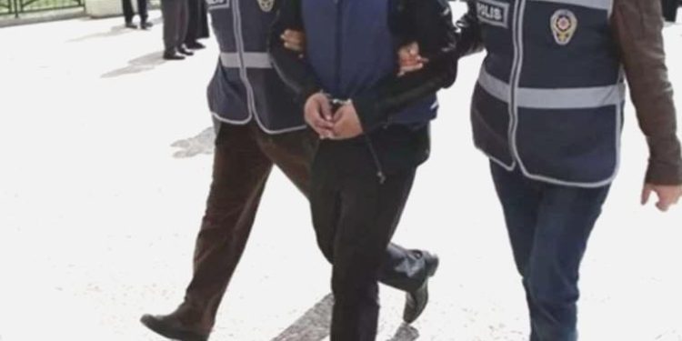 Adana’da kaçakçılık operasyonu: 8 kişi gözaltına alındı