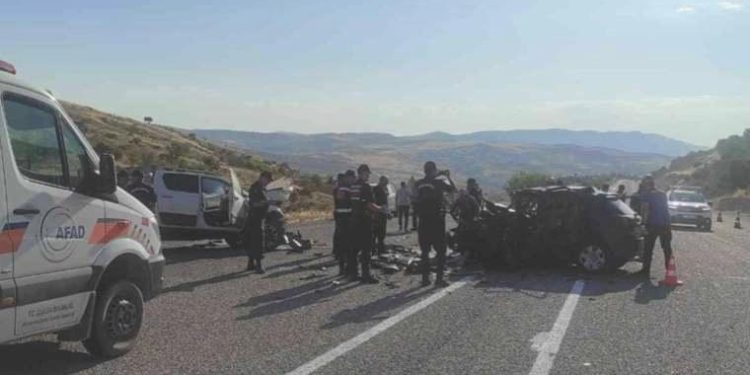 Adıyaman’da feci kaza: 4 meyyit, 2 yaralı