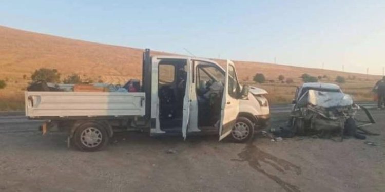 Afyonkarahisar’da kamyonet ile araba çarpıştı: 2 meyyit, 5 yaralı!