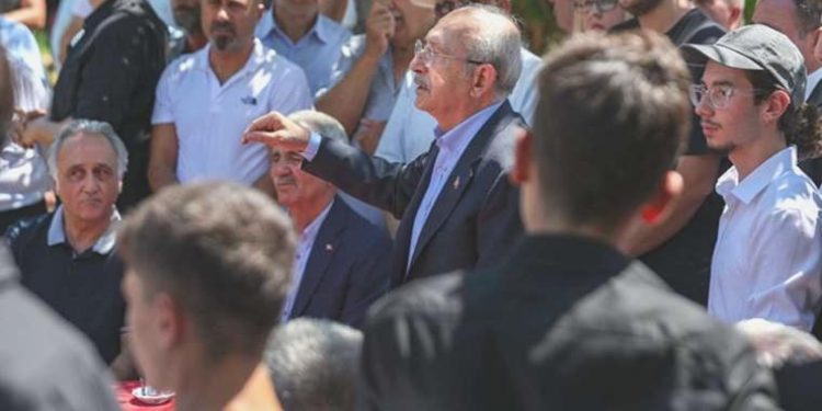 AKP’nin kalesinde yurttaş Kılıçdaroğlu’na sıkıntı yandı: Oylarımızı alıp sonra yüzümüze bakmıyorlar, bin pişmanız!
