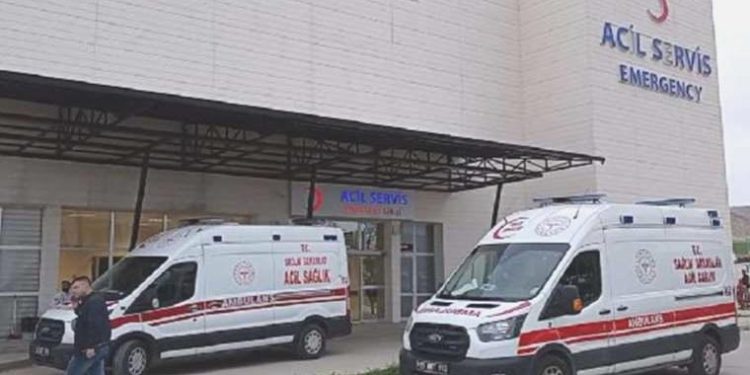 Akrebin soktuğu bebek, ağır bakımda