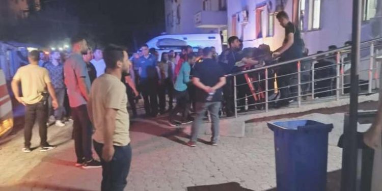 Asker ve korucuları taşıyan kamyonet devrildi: 5 kişi yaralandı!