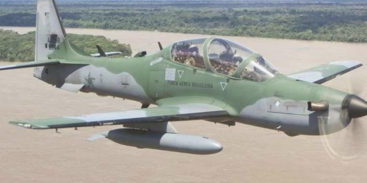 Askeri müdahaleye karşı Nijer’e savaş uçağı gönderdiler