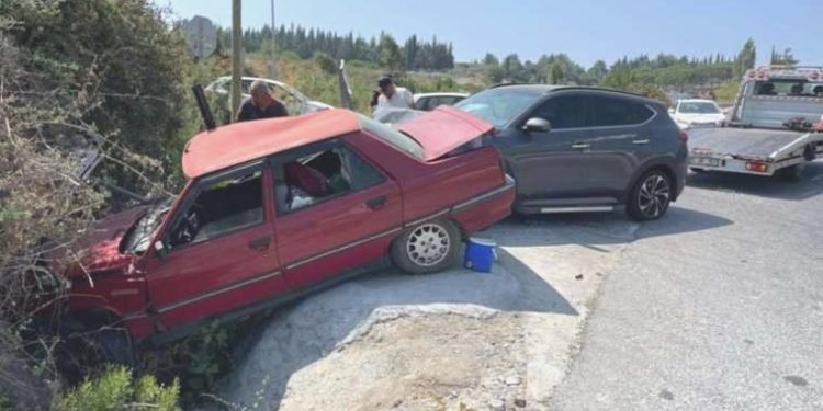 Aydın’da iki araba çarpıştı: 5 yaralı