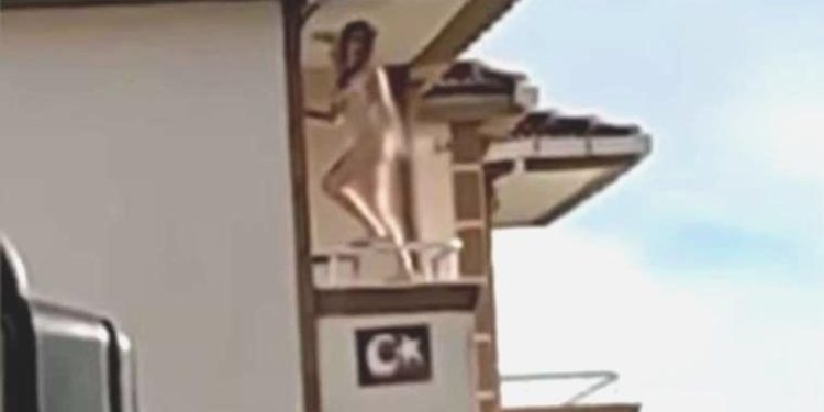 Balkonda çıplak formda dans etmesi gündem olmuştu, valilikten açıklama geldi