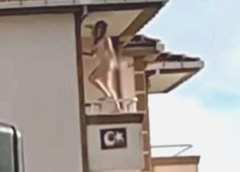 Balkonda çıplak halde dans etmesi gündem olmuştu, valilikten açıklama geldi