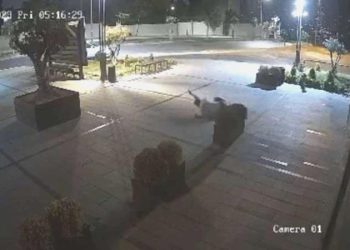 Başakşehir’de sokak ortasında silahlı çatışma!