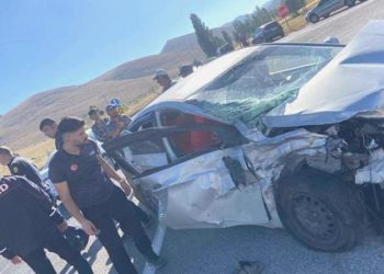 Bayburt’ta araba ile cazip çarpıştı: 3 yaralı