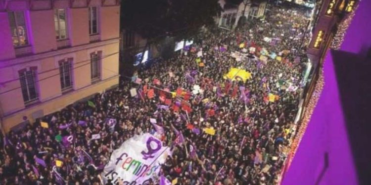 Bir günde iki bayan ‘yüksekten düşerek’ ömrünü yitirdi! Vefata mi itiliyorlar?