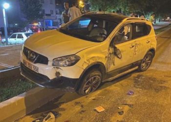 Bursa’da feci kaza… Cipe çarpan araba binanın otoparkına düştü: 2’si çocuk 5 yaralı