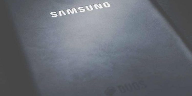 Çerçeveleri kaldırmak ve 440 megapiksel kameraya çıkmak istiyor