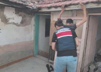 Çiftlik meskenine baskın: El ve ayaklarını bağlayıp gasbettiler