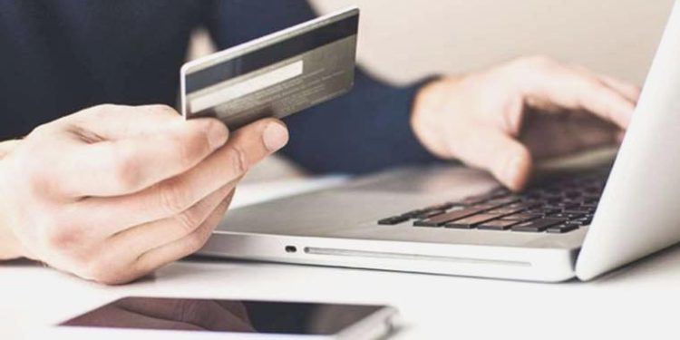 Dolandırıcılar yemek siparişi verilen bir uygulamada kayıtlı kredi kartı hackledi