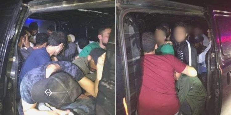 Edirne’de minibüste 22 kaçak göçmen yakalandı