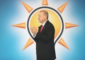 Erdoğan’ın eski metin müellifinden dikkat çeken tabirler: ‘Para, makam, şöhret bazılarını değiştirdi…’
