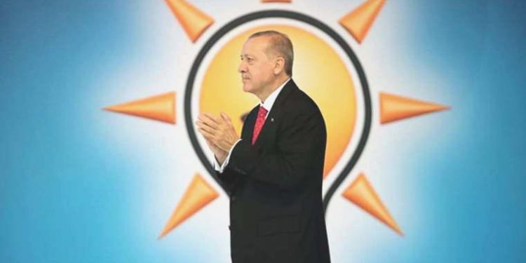 Erdoğan’ın eski metin müellifinden dikkat çeken tabirler: ‘Para, makam, şöhret bazılarını değiştirdi…’