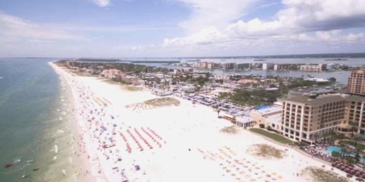 ‘Et yiyen’ bakteri, tanınan tatil plajını kabusa çevirdi