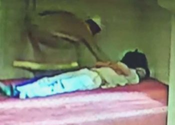 Evvel imamın cübbesini giydi, sonra hırsızlık yaptı