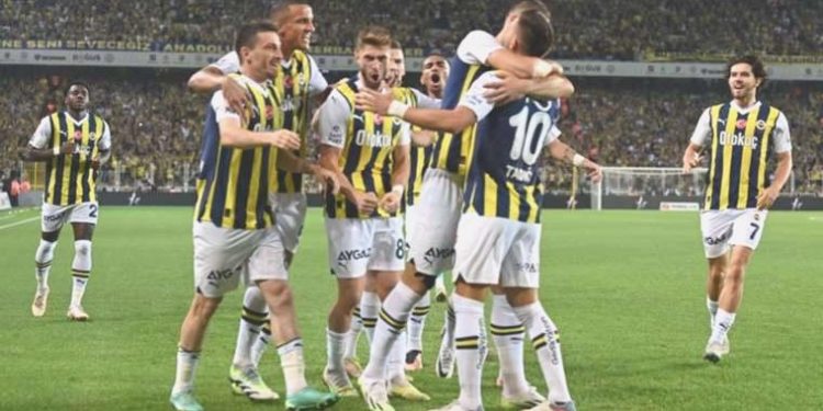 Fenerbahçe, Twente maçının kamp takımını açıkladı