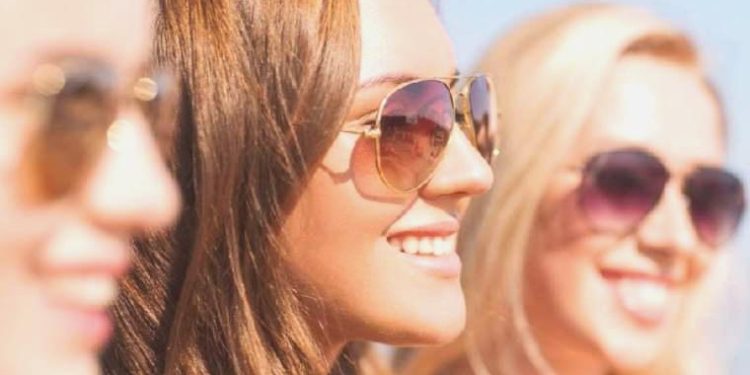 Güneş gözlüğünde hangi renk, ne vakit tercih edilmeli?