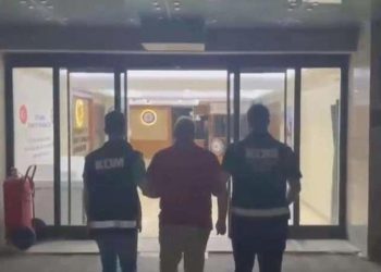 Hastalarından bıçak parası isteyen doktora gözaltı