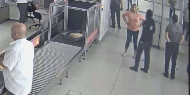 Havalimanında yakalandı: İç çamaşırından 30 milyon lira kıymetinde pırlanta çıktı